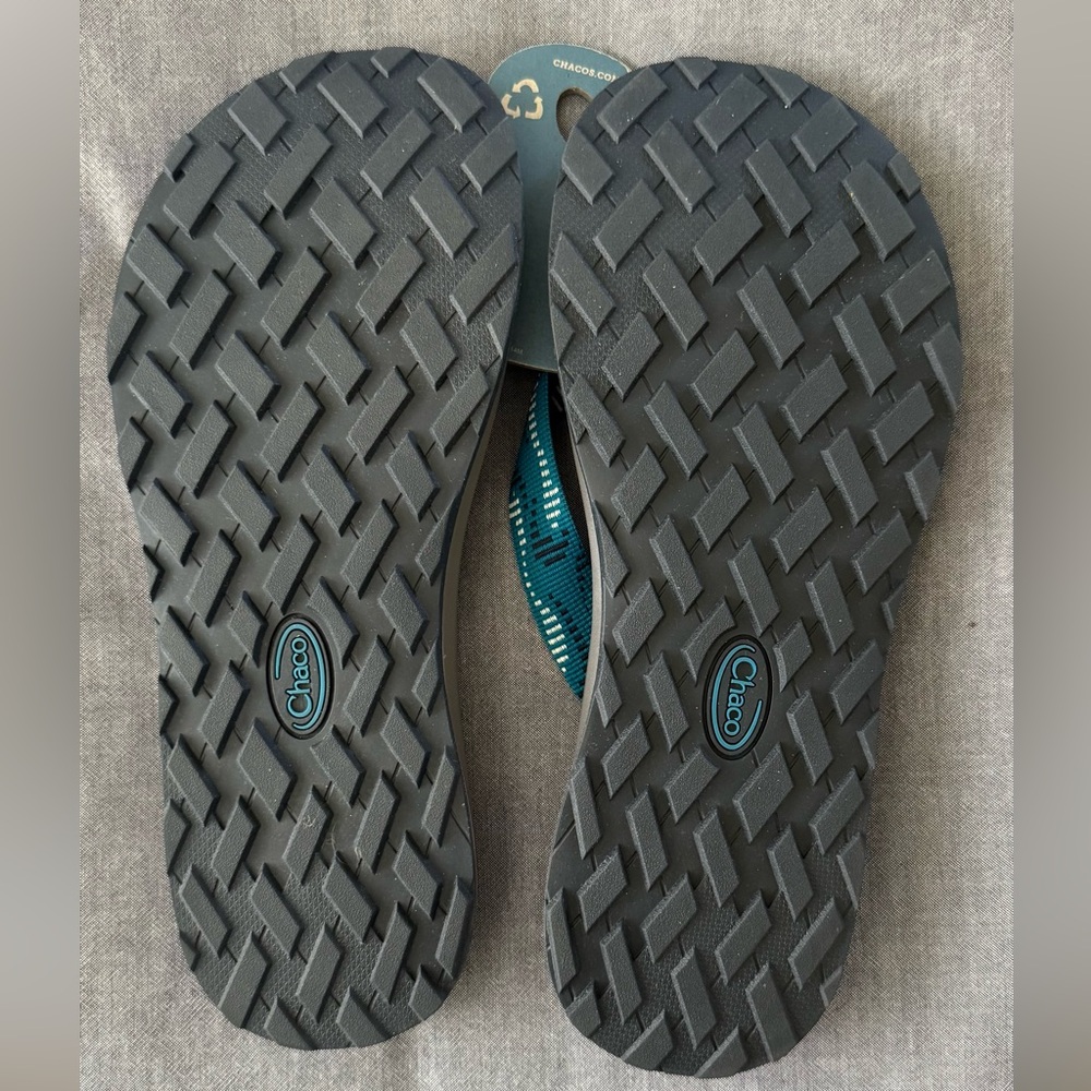 NWT Chaco Teal and Gray Flip Flops Men size 10 - Picture 2 of 2